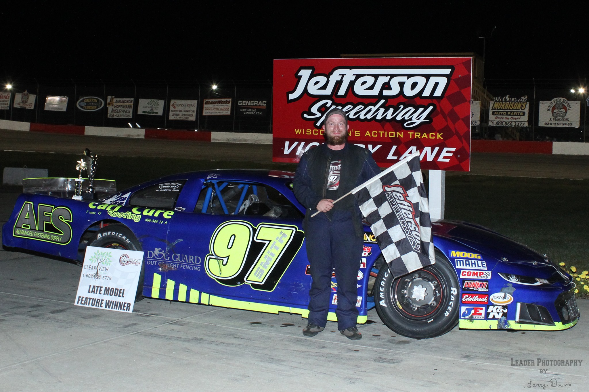 Smith Scores Feature Victory